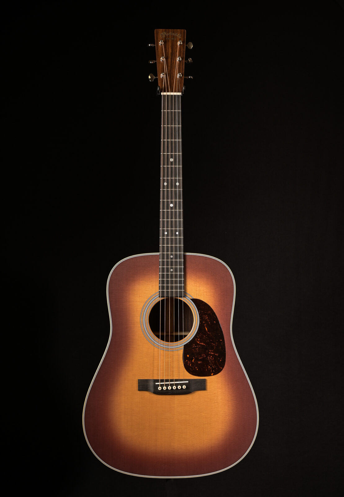 Martin D-28 AMBERBURST SATIN